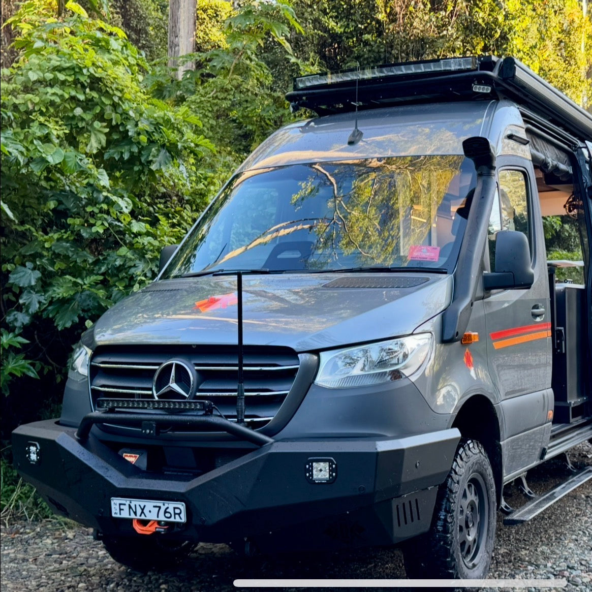 KK Attitude Winch Pre-Runner Bullbar - Frontal protection system